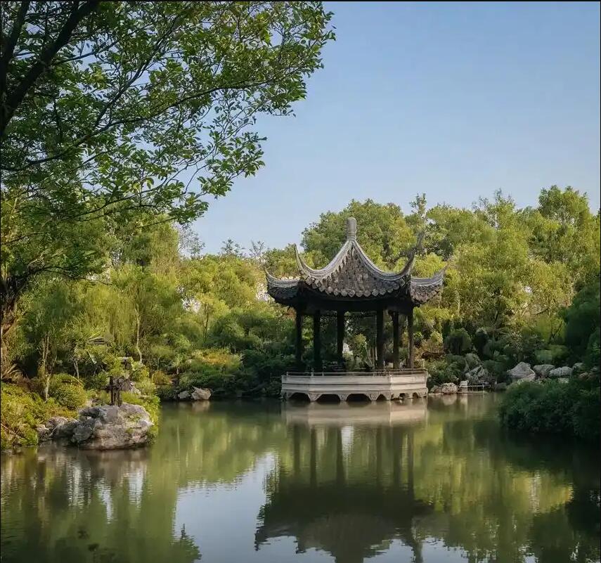 麻章区狼狈餐饮有限公司